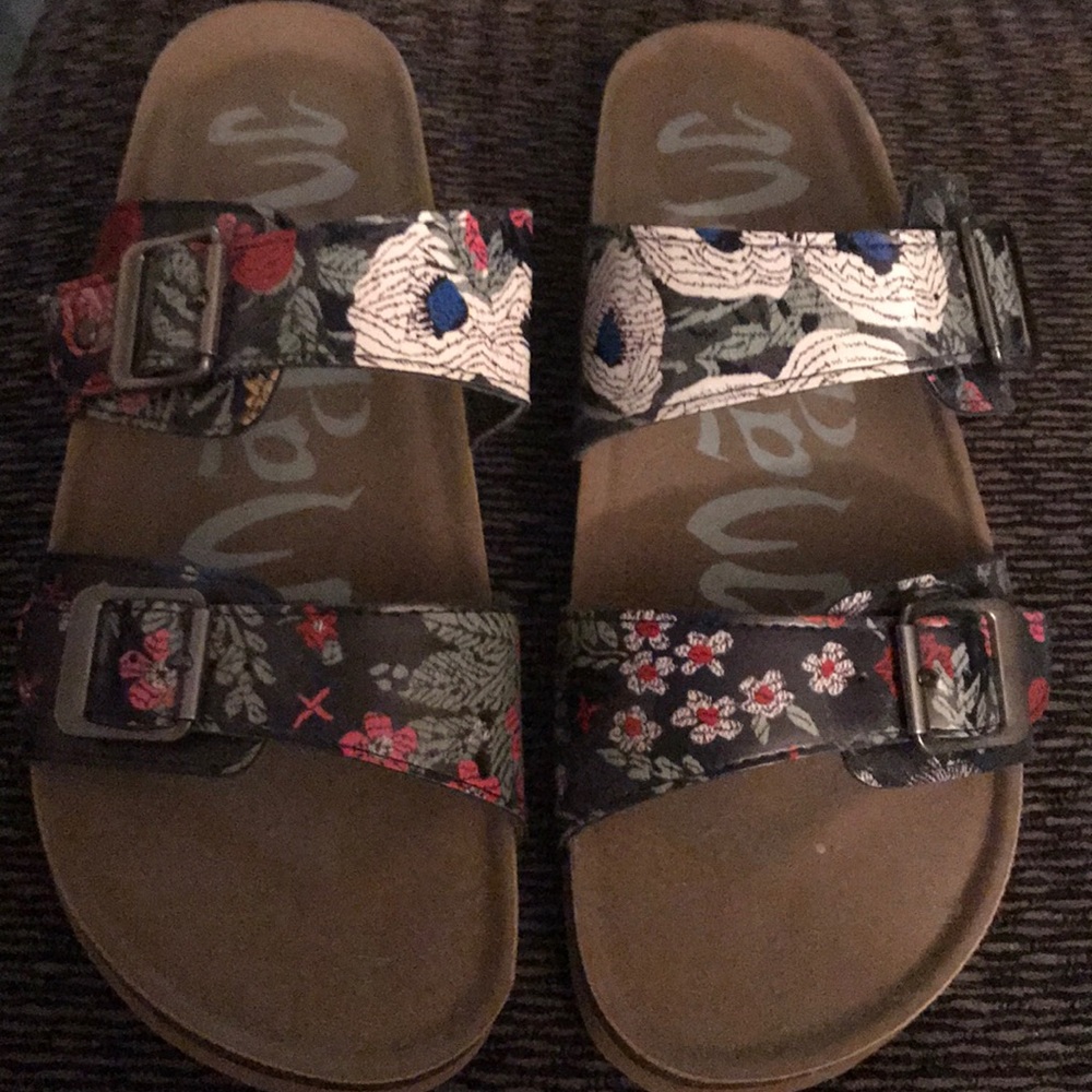 Ladies slip ons.. never been worn